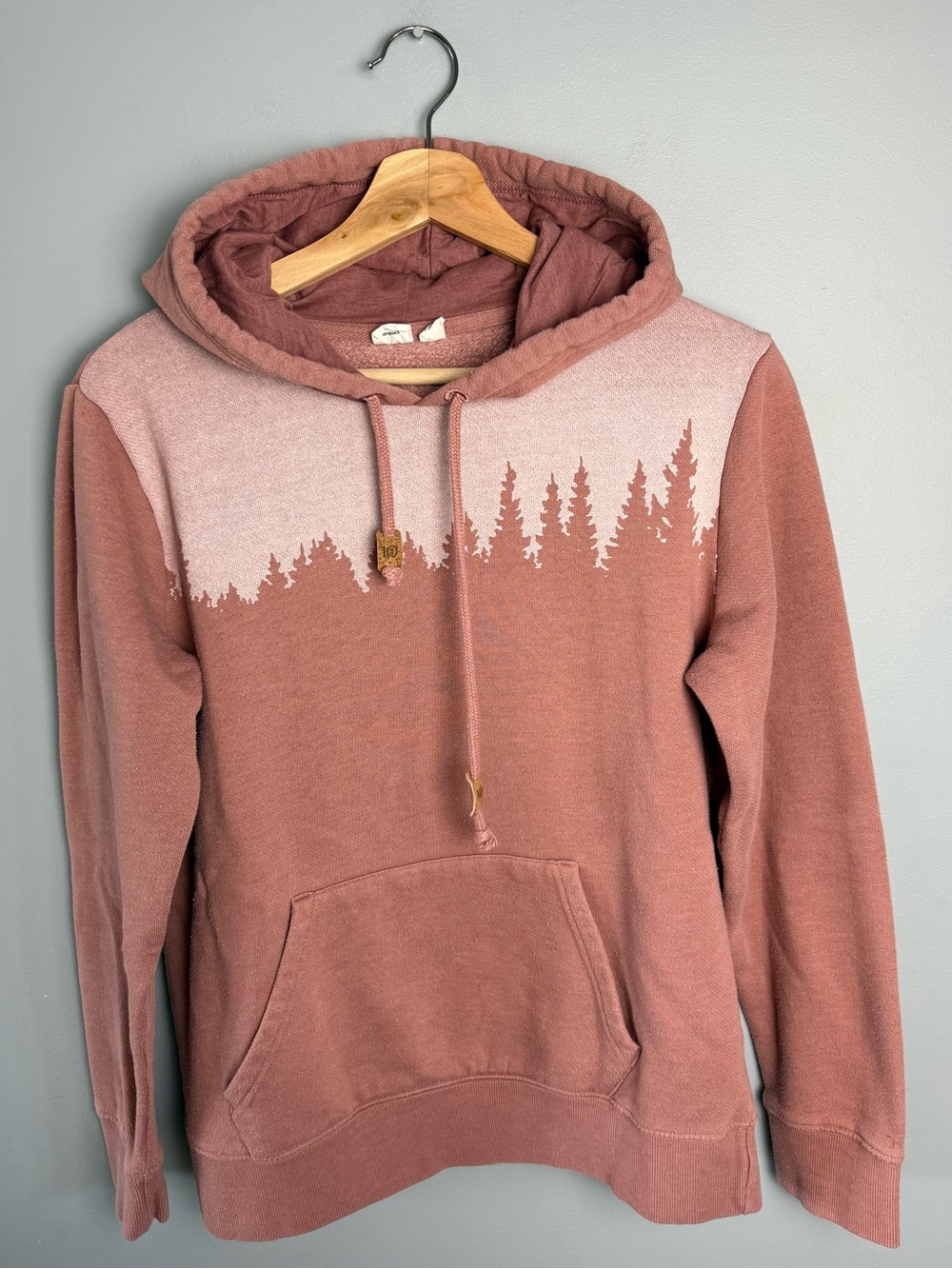 tentree Women's Hooded Pullover Sweater in Dusty Rose and Light Pink
